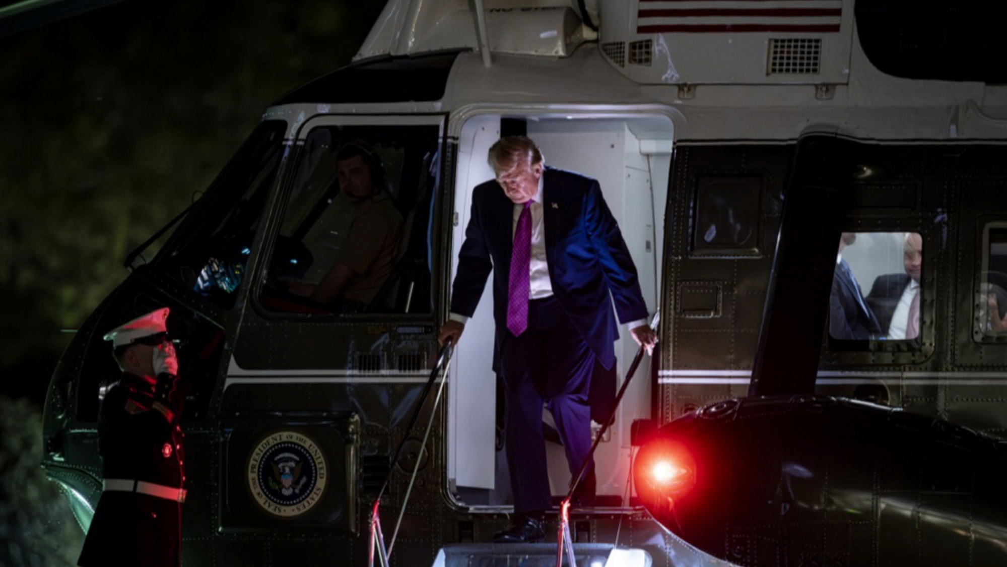 Trump: Vrlo brzo ćemo otvoriti Hormuški tjesnac