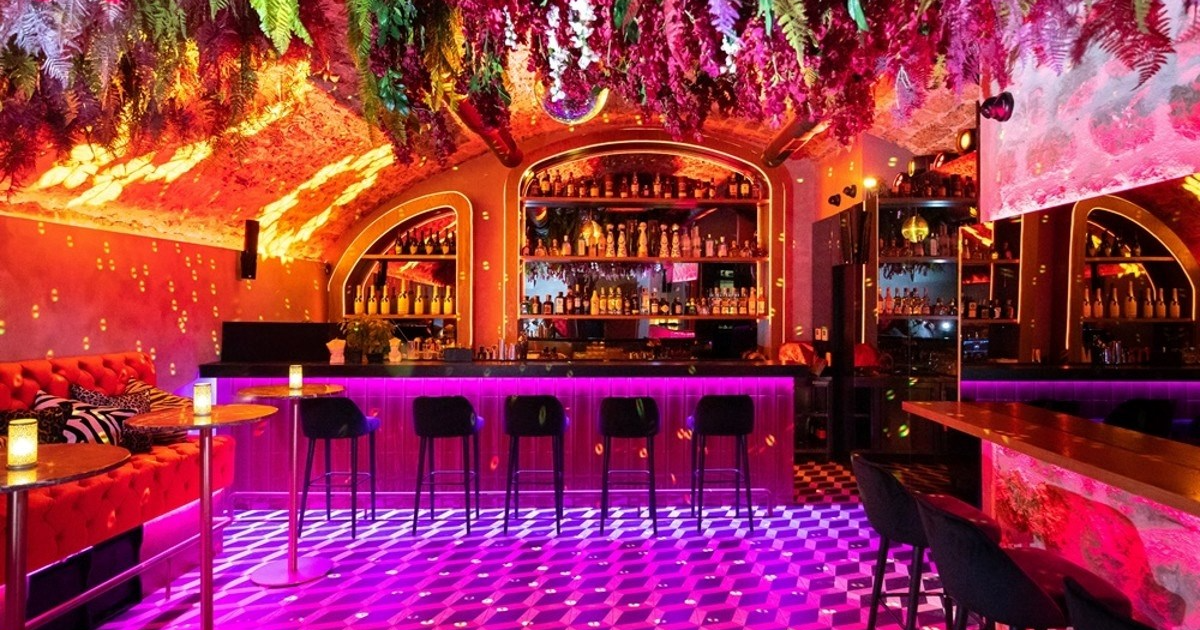 Cvijeće, baršun... Imamo fotke prvog dubrovačkog gej bara, pogledajte uređenje