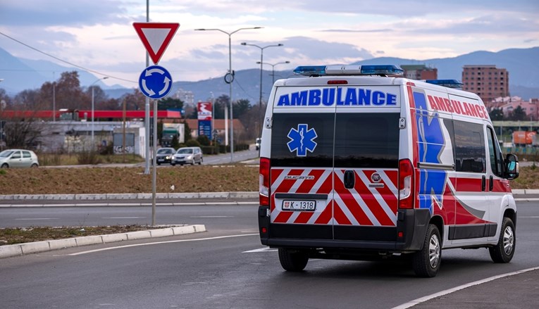 Brutalan napad na 96-godišnjaka u Srbiji. Vršnjak mu palicom razbio glavu