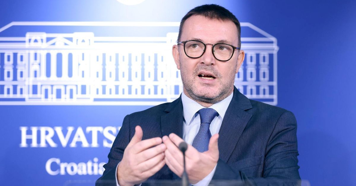 Bauk: Licemjerno je osuđivati klince koji viču "Adolfe, ustani", a Skeju ne