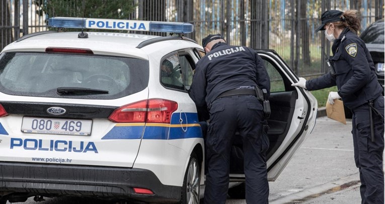 Muškarac u Istri oteo suprugu, prijetio joj i držao je zaključanu u autu preko noći