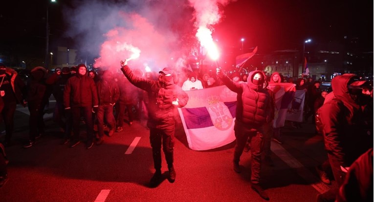 Prosvjed u Beogradu, palili zastave Kosova: "Nema podjele, Kosovo je srce Srbije"