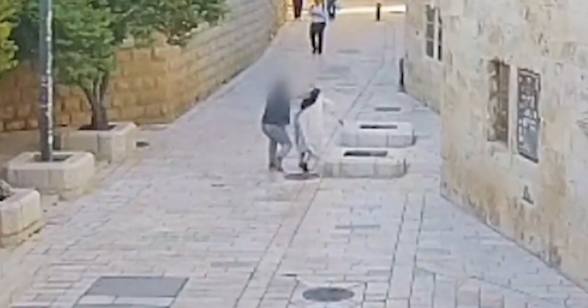 VIDEO U Jeruzalemu srušio časnu sestru pa ju cipelario. Podignuta optužnica