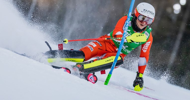 Zrinka Ljutić i Leona Popović završile među najboljih 10 u prvom slalomu sezone