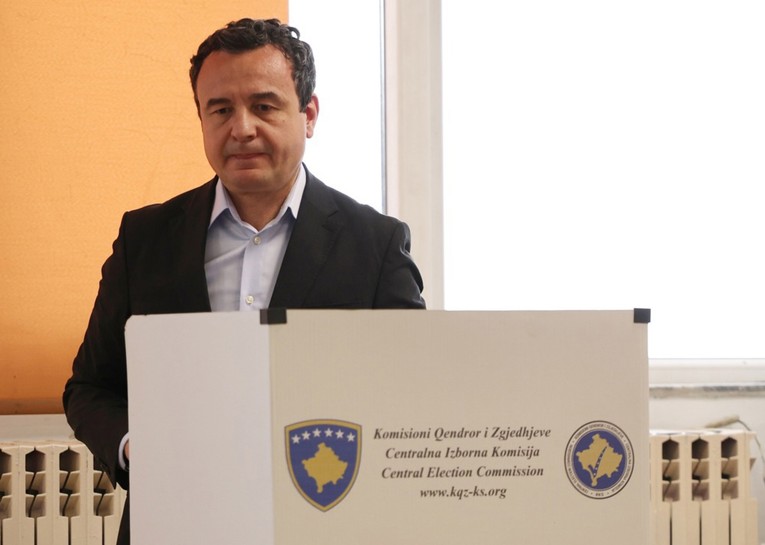 Kurti vodi na izborima na Kosovu, ali neće moći sam formirati vladu