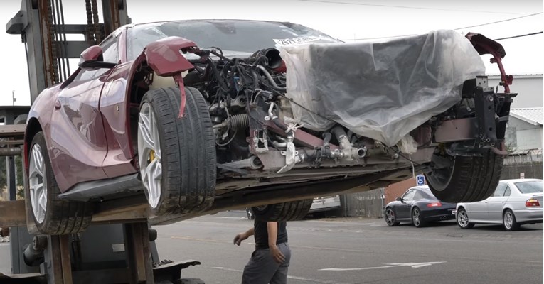 VIDEO Ovako se obnavlja razbijeni Ferrari od 300.000 eura