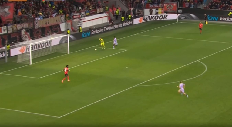 VIDEO Golman Leverkusena zabio nevjerojatan autogol u Europa ligi