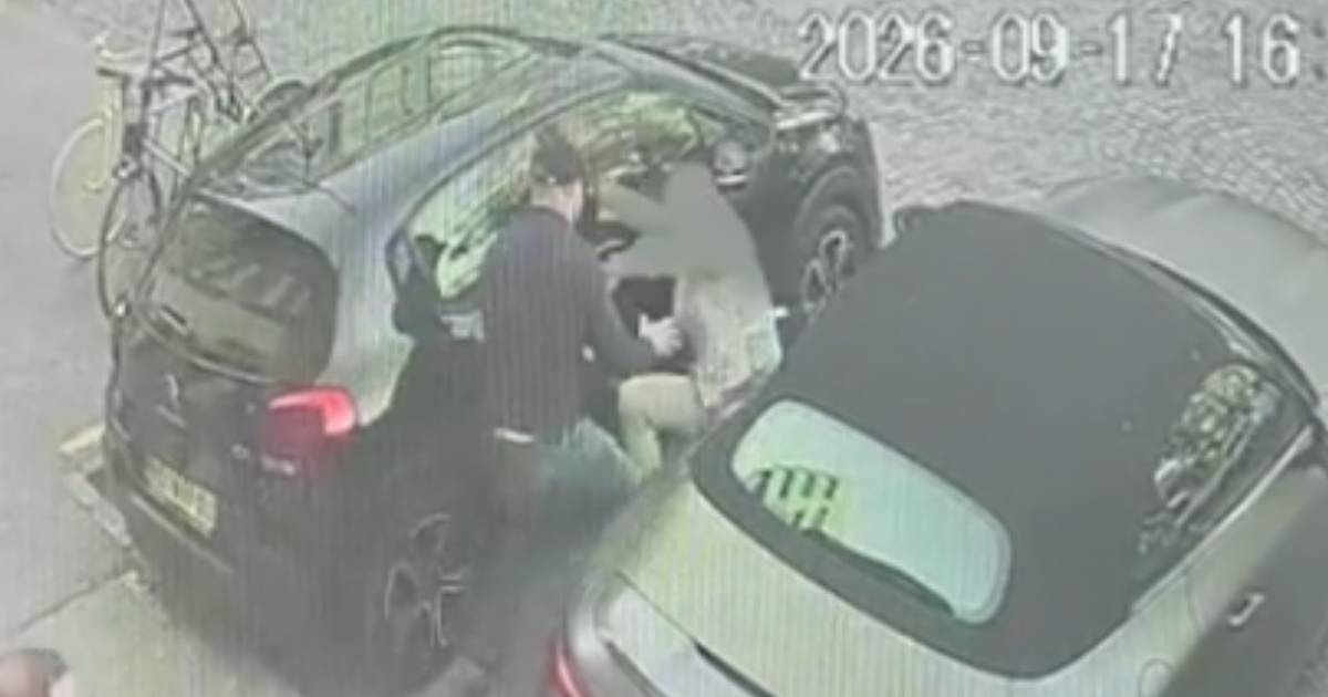 VIDEO Snimljen trenutak napada nožem na muškarca u Novom Sadu