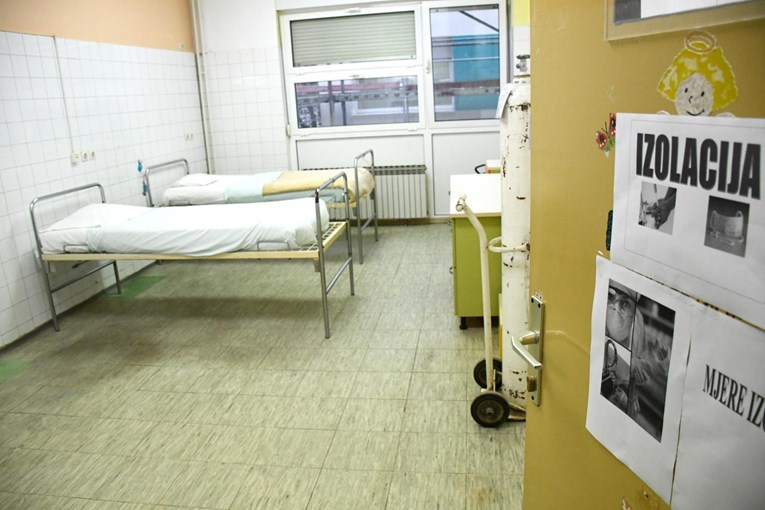 Hospitaliziran čovjek u Puli, sumnja se na koronavirus