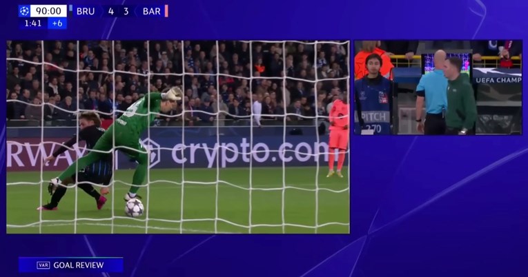 Van Basten bijesan zbog situacije iz 91. minute Barcine utakmice. "Nije ga ni taknuo"