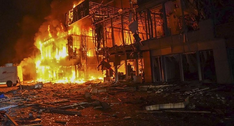 Rusija kaže da ima pravo na "simetričan odgovor" i napad na ukrajinske elektrane