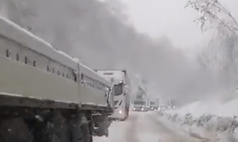 VIDEO Snježna oluja u BiH, kaos na cestama