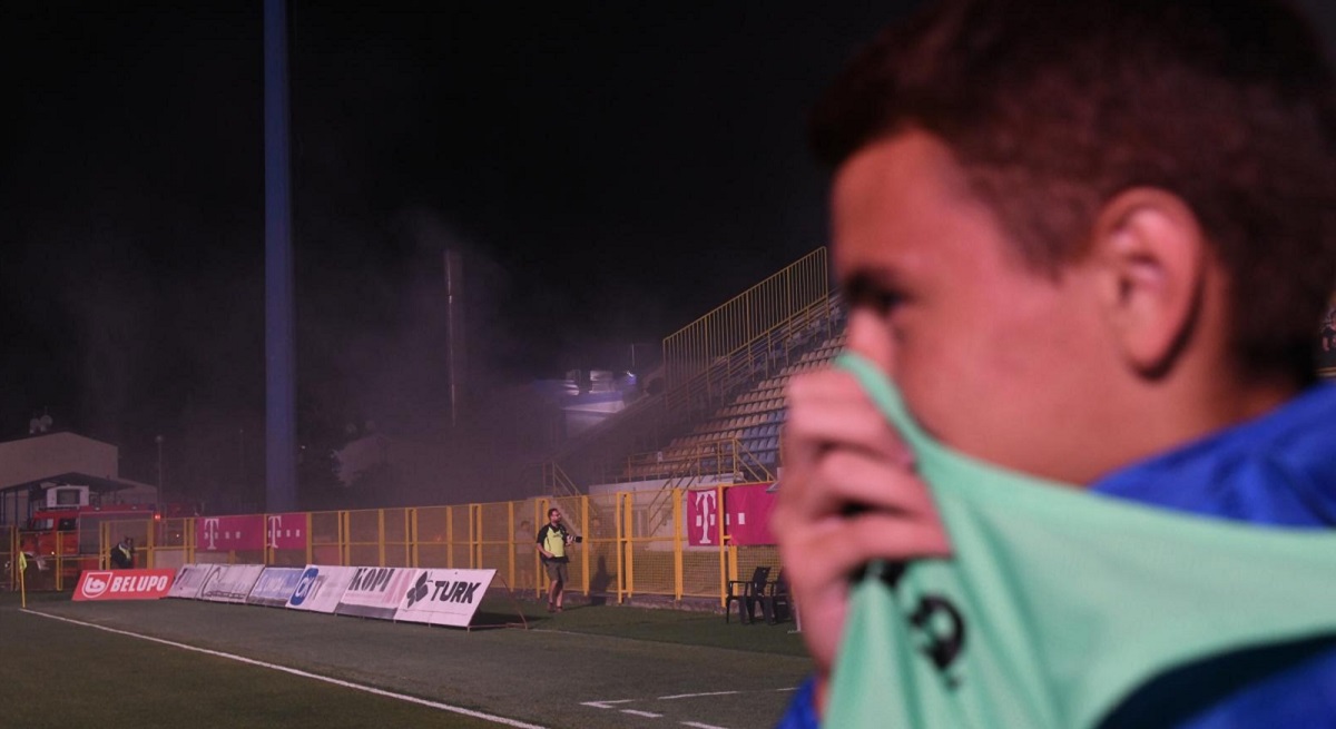 VIDEO Oluja i požar prekinuli utakmicu Intera i Lokomotive