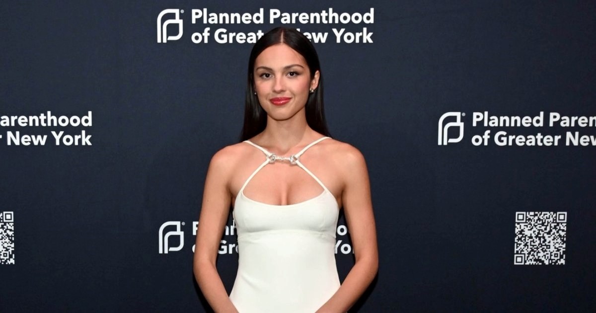 Olivia Rodrigo zablistala u bijeloj haljini na gala večeri u New Yorku