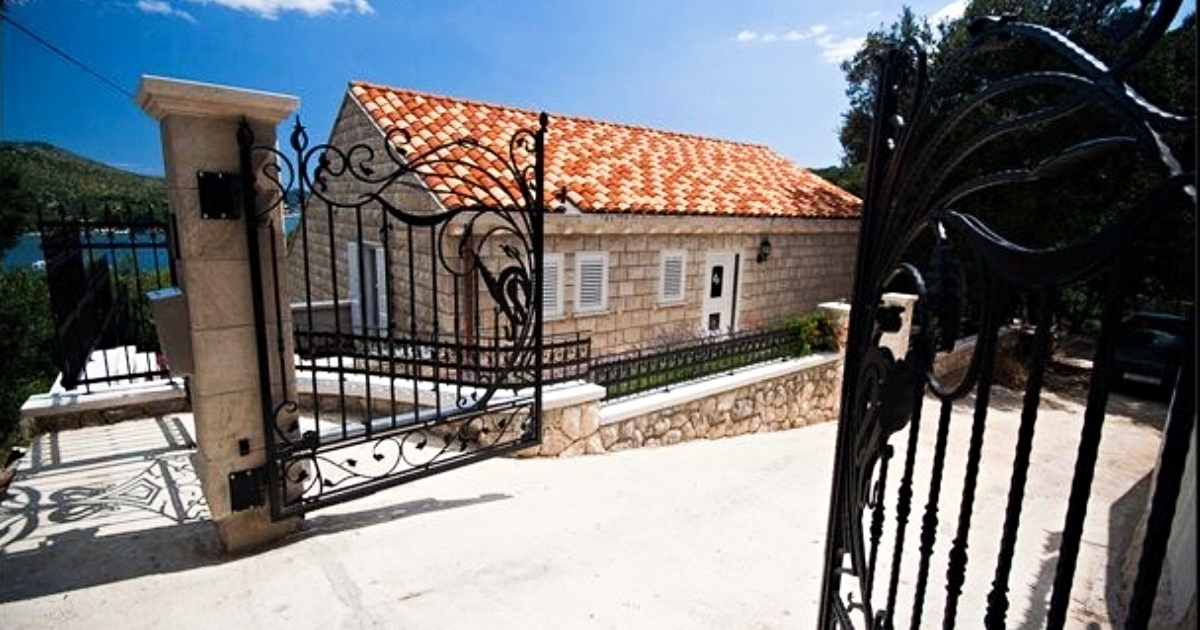 Pogledajte kamenu kuću u Dubrovniku koja se prodaje za 29 milijuna kuna