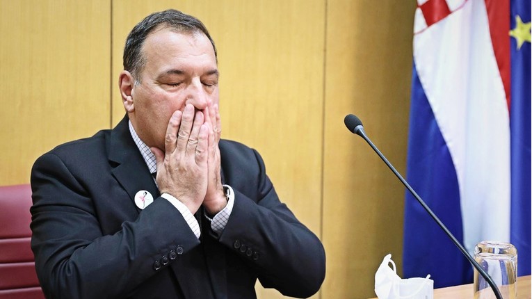Beroš u saboru branio testiranje djece