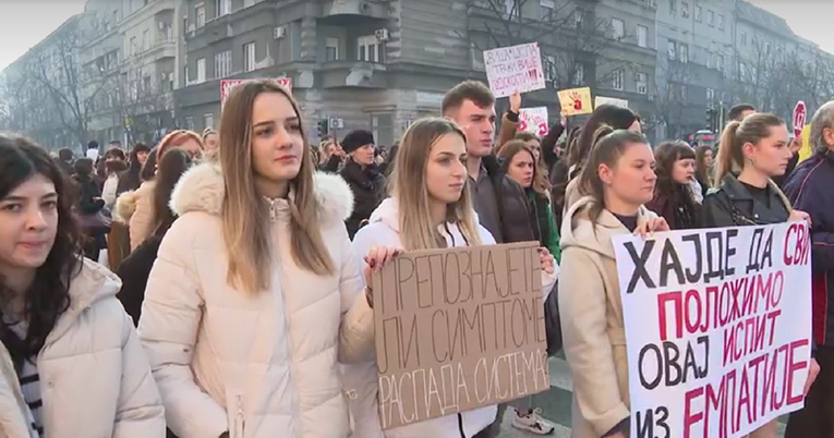 Kako vlada Srbije rješava prosvjede učenika? Naprasno ih šalje na ferije