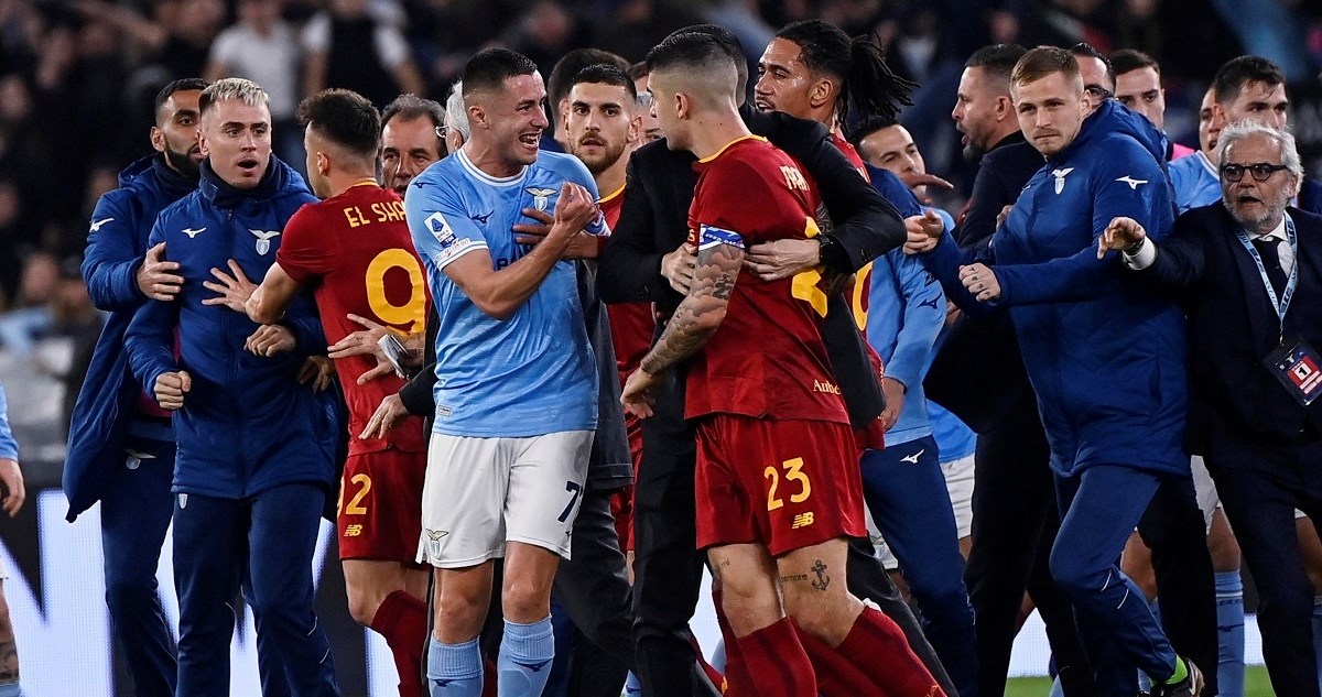 Igrač Lazija slavio je pobjedu ispred svlačionice Rome. Uslijedila je tučnjava
