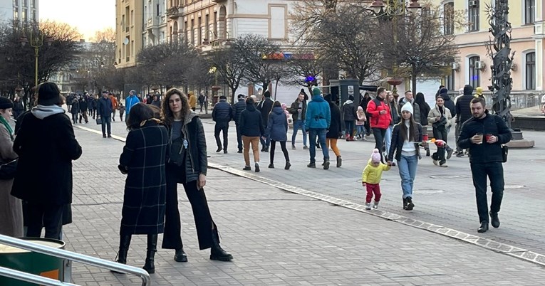 Hrvat nam je poslao snimku Ukrajinaca kako sviraju u centru iako je bilo pet uzbuna