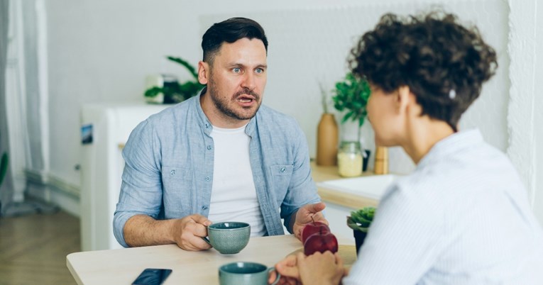 Psiholog dijeli dva ponašanja koja otkrivaju narcise