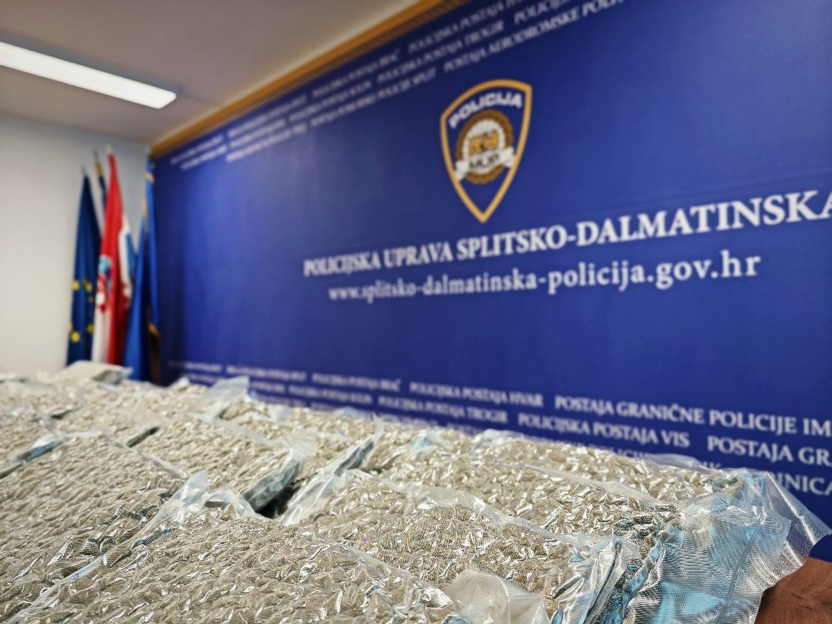 Policija u Kaštelima zaplijenila 40 kg marihuane, uhićena trojica muškaraca