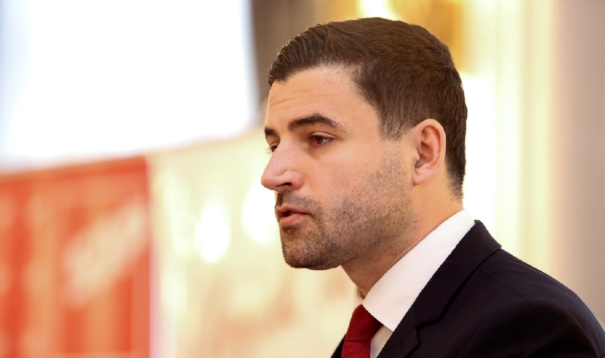 Bernardić traži da država plati 75 posto plaće radnicima čiji će posao biti ugrožen