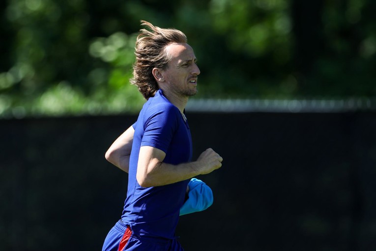 Modrić prije utakmice poklonio potpisani dres kćeri vukovarskog heroja