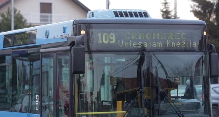 Tinejdžerica mjesecima džeparila po ZET-ovu busu 109, otkrile je nadzorne kamere