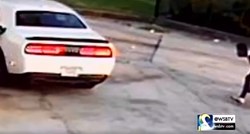 VIDEO Pokušao joj ukrasti auto, u sekundi ga zaustavila: "Bilo je kao u filmu"
