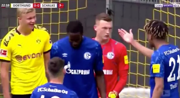 "Je*em ti baku!" Stoper Schalkea opsovao Halanda, sve se čulo u prijenosu