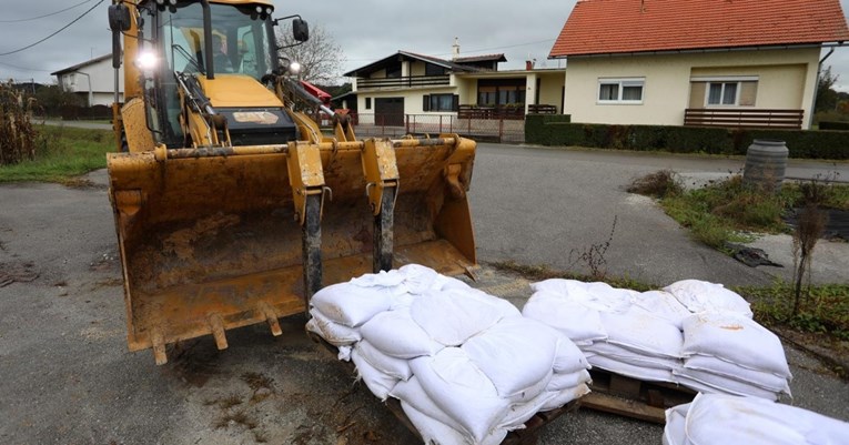 Kupa u Karlovcu nastavlja rasti. Hrvatske vode: Ne očekujemo da će poplaviti kuće