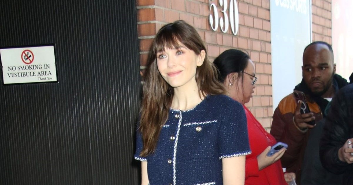 Elizabeth Olsen izgleda sjajno u pomalo zaboravljenom kroju hlača