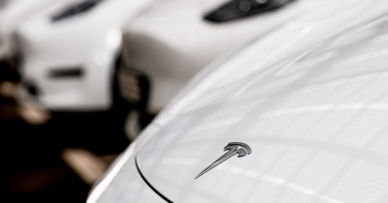 U Berlinu sinoć izgorjelo više Tesli