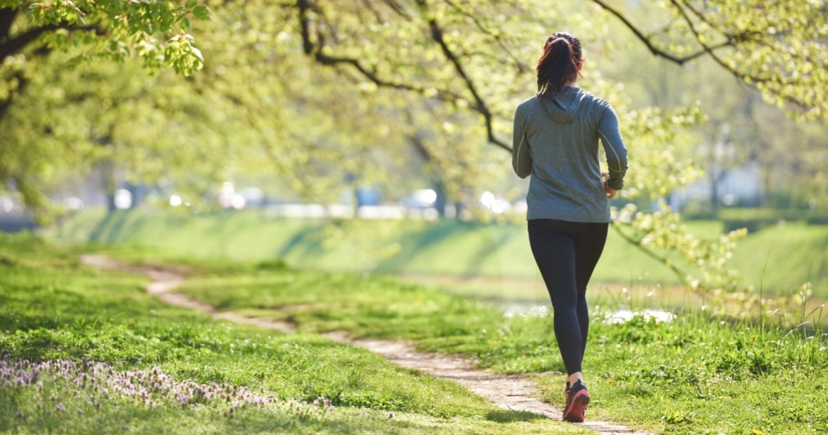 Jednostavne vježbe koje možemo raditi vani, bez teretane i opreme