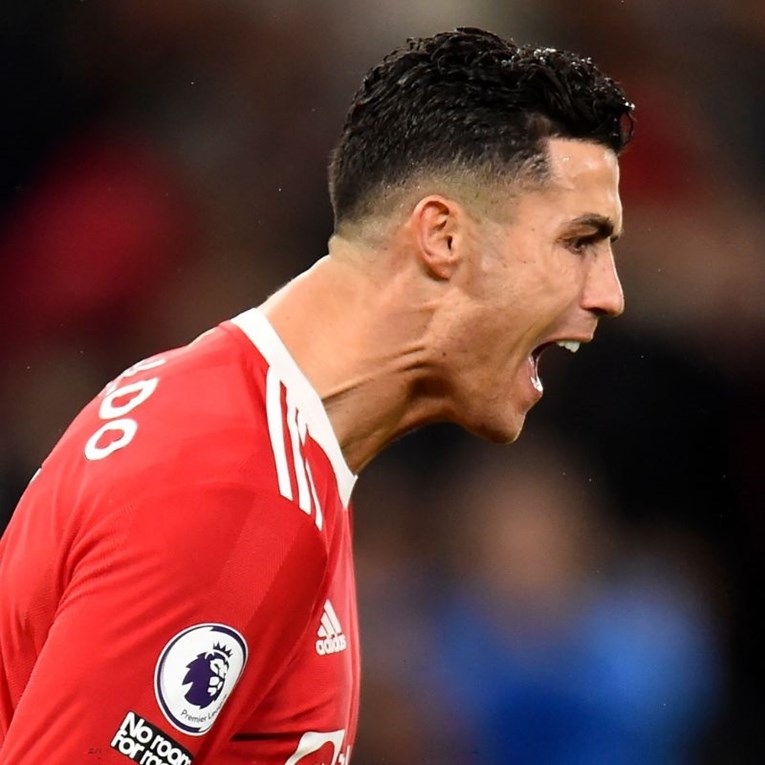 Zašto United ne dozvoljava navijačima da na dres štampaju Ronalda ili Beckhama?