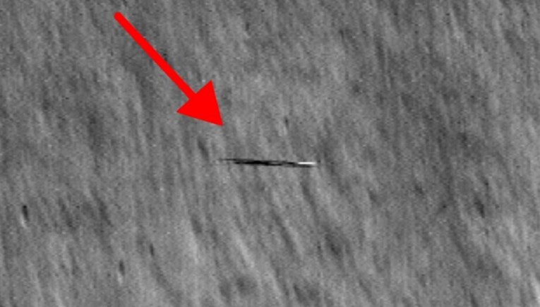 FOTO NASA u orbiti Mjeseca snimila izduženi objekt. Nije NLO 