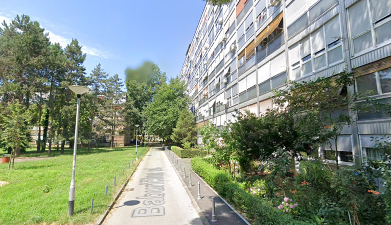 Pronađeno tijelo na stubištu zgrade u Novom Zagrebu. Uz njega bio muškarac