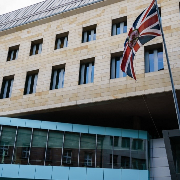 Zaštitar u britanskoj ambasadi u Berlinu priznao da je špijunirao za Ruse
