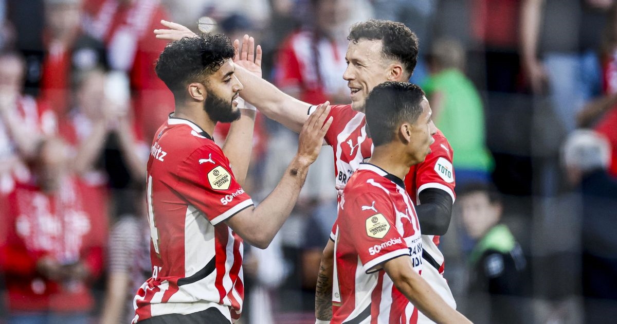 Ajax kiksao u 99. minuti i u nevjerojatnom raspletu gurnuo PSV prema tituli