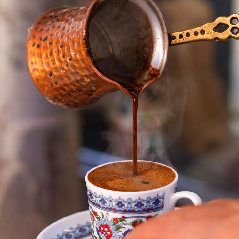 Je li turska kava zapravo turska? Evo kako je i kada počeo cijeli ritual s kavom