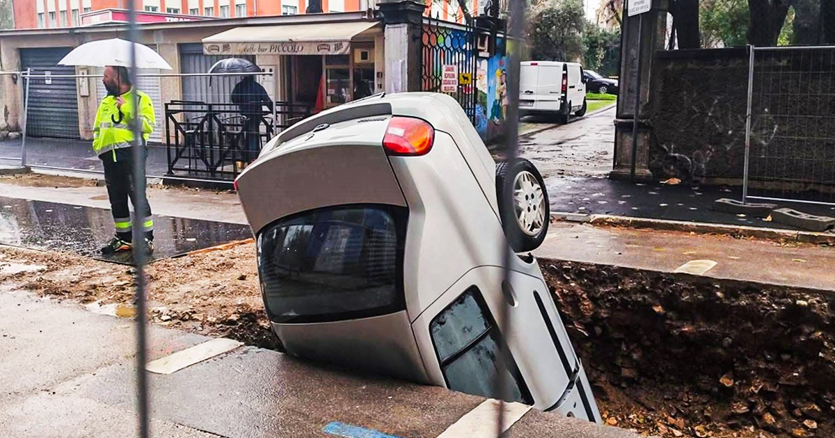 VIDEO I FOTO Cijeli auto upao u rupu u Rijeci