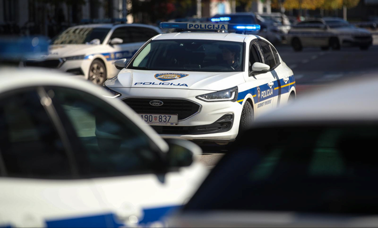 Bolesne osobe tjerao da mu prodaju kalendare pa sav novac uzimao za sebe. Uhićen je