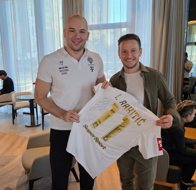Rakitić darovao dres Hajduka legendarnom Srbinu