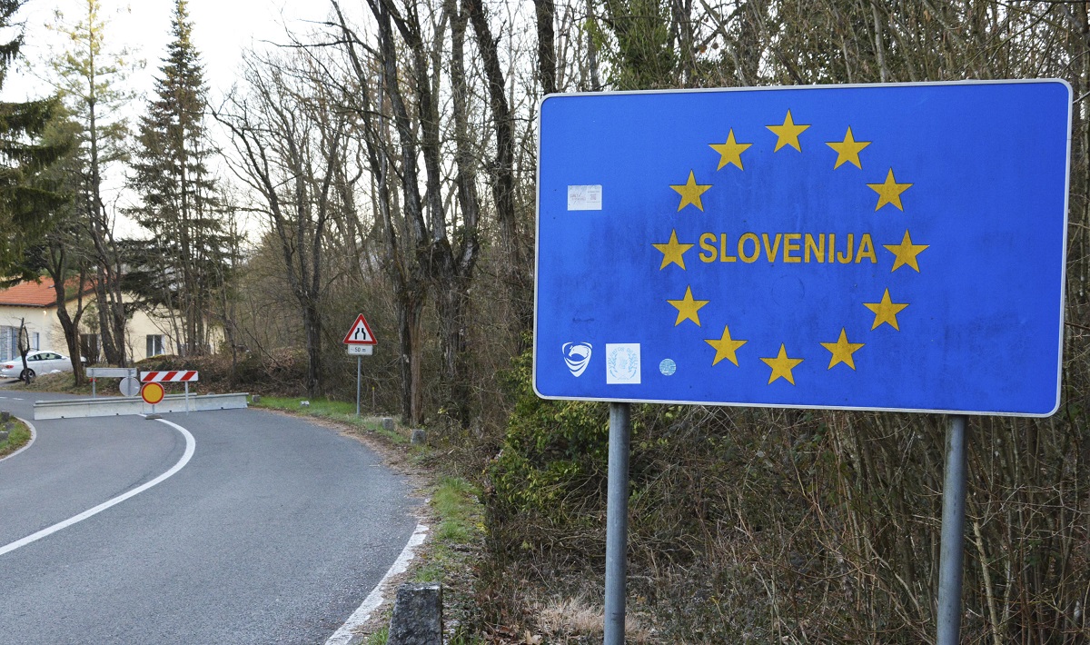 Austrijanac kroz Hrvatsku u kombiju prošvercao 20 migranata, uhvatili ga Slovenci