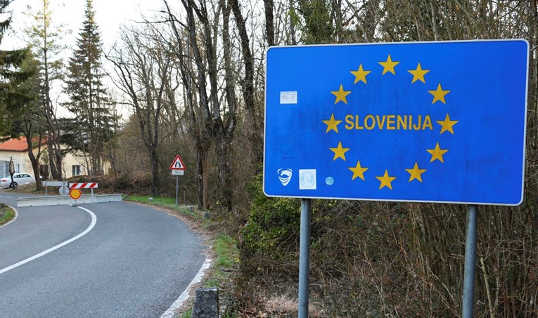 Austrijanac kroz Hrvatsku u kombiju prošvercao 20 migranata, uhvatili ga Slovenci