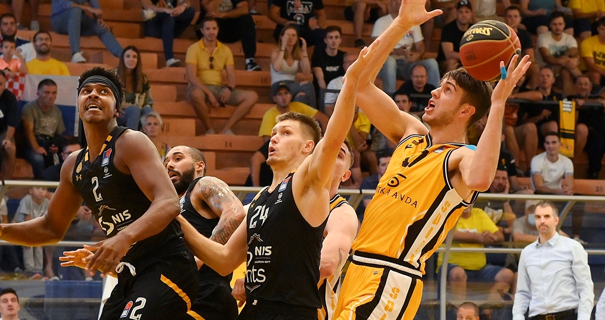 Partizan lako slavio u Splitu