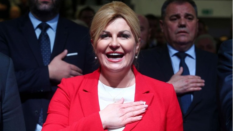 VIDEO Kolinda zavijala u mikrofon, grlila Matu Bulića, a malo je i zaplesala