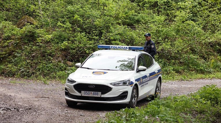 Kod Križevaca pronađen izgorjeli auto i tijelo u njemu