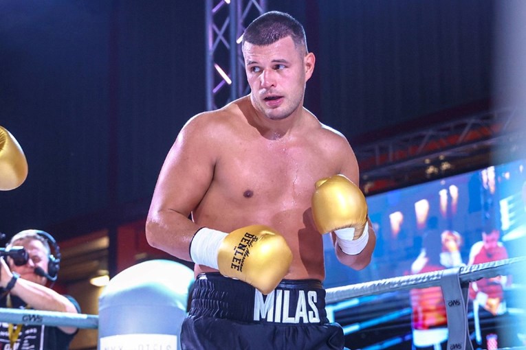 VIDEO Pobjeda karijere za hrvatskog boksača. Nokautirao protivnika i osvojio pojas