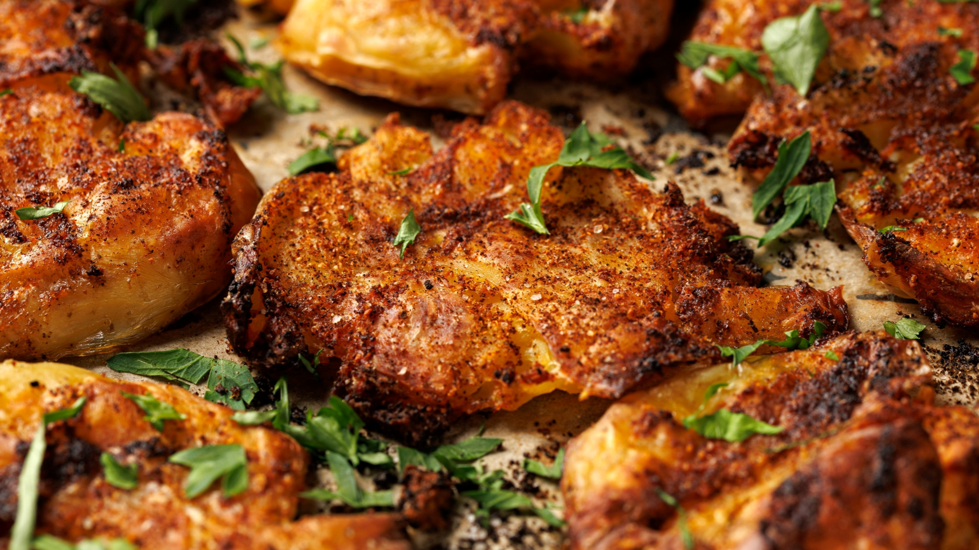 Žena dodala jedan neobičan sastojak u krumpir - i ispao je najhrskaviji ikad